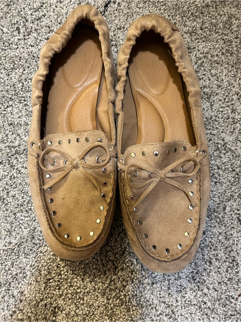 Suede Studded Bow Moccasin Loafers - Tan